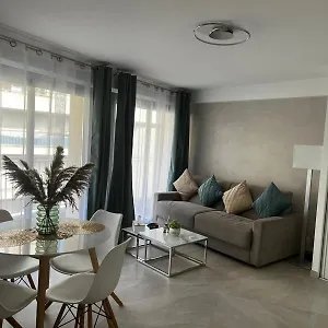 - Centre De Cannes